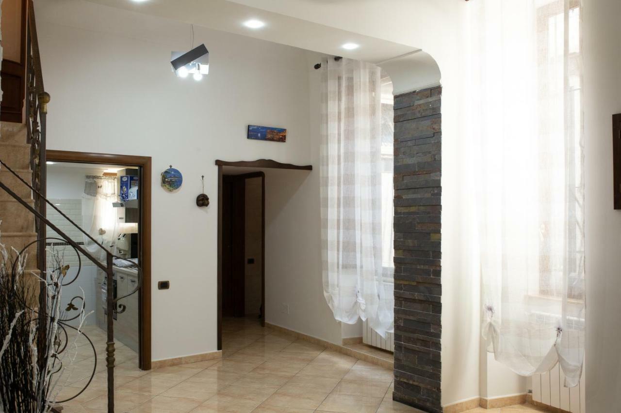 Dimora De Curtis Apartment Napoli Bagian luar foto
